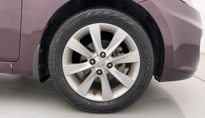 2012 Hyundai Verna FLUIDIC 1.6 VTVT SX, Petrol, Manual, 74,302 km, Right Front Wheel