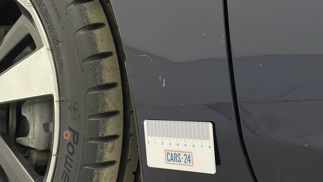 Quarter Panel Front LHS Guard Scratch