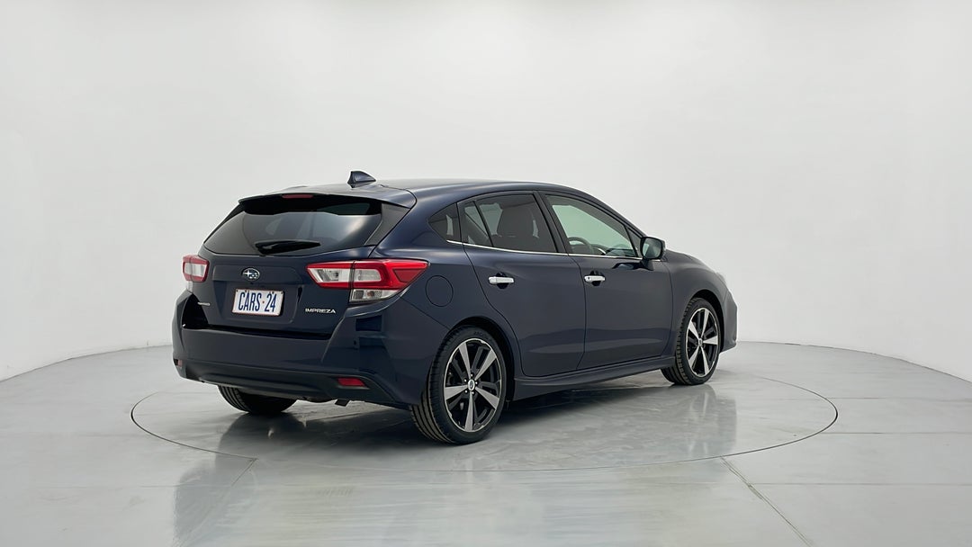 Right Back Diagonal (45- Degree) View