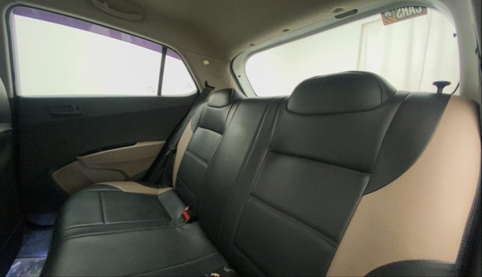 2016 Hyundai Grand i10 MAGNA AT 1.2 KAPPA VTVT, Petrol, Automatic, 48,285 km, Right Side Rear Door Cabin