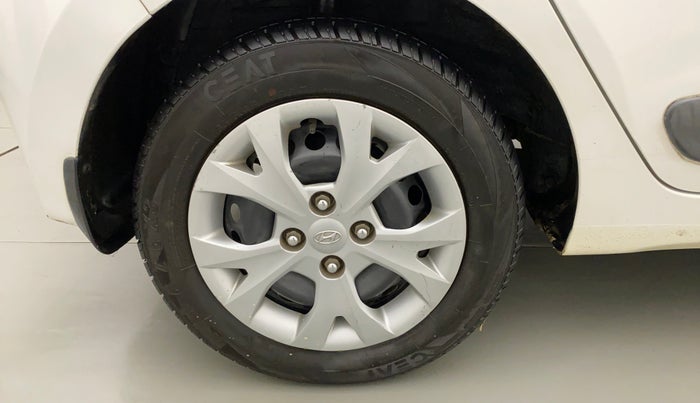 2016 Hyundai Grand i10 MAGNA AT 1.2 KAPPA VTVT, Petrol, Automatic, 48,285 km, Right Rear Wheel