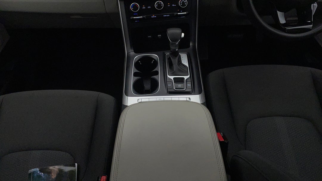 2023 Kia Carnival S, Automatic, 51246 km, Center Console