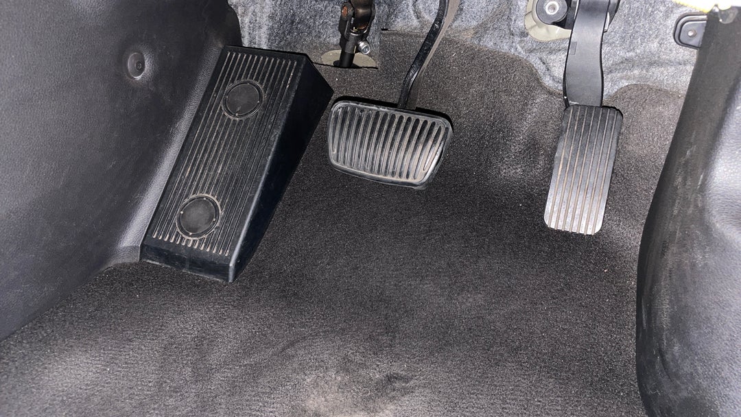 2023 Kia Carnival S, Automatic, 51246 km, Pedals and Footmat