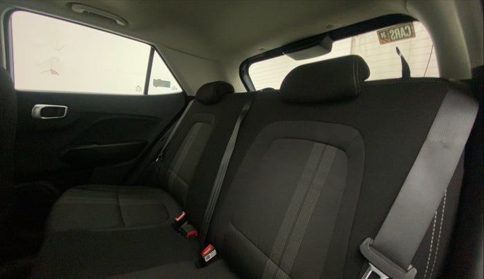 2021 Hyundai VENUE SX PLUS 1.0 TURBO DCT, Petrol, Automatic, 28,948 km, Right Side Rear Door Cabin