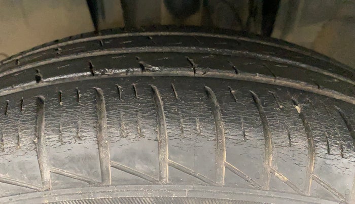 2019 Renault TRIBER RXZ, Petrol, Manual, 37,417 km, Left Front Tyre Tread