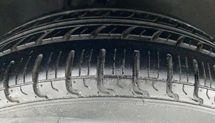 2012 Maruti Alto K10 VXI P, Petrol, Manual, 21,214 km, Right Front Tyre Tread