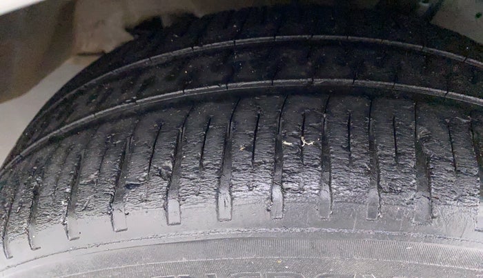 2013 Maruti Swift VDI, Diesel, Manual, 44,102 km, Right Front Tyre Tread
