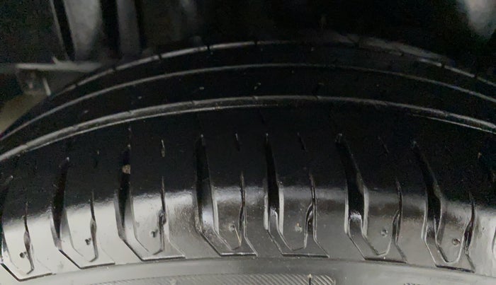 2019 Maruti XL6 ALPHA SHVS  MT, Petrol, Manual, 18,204 km, Right Rear Tyre Tread
