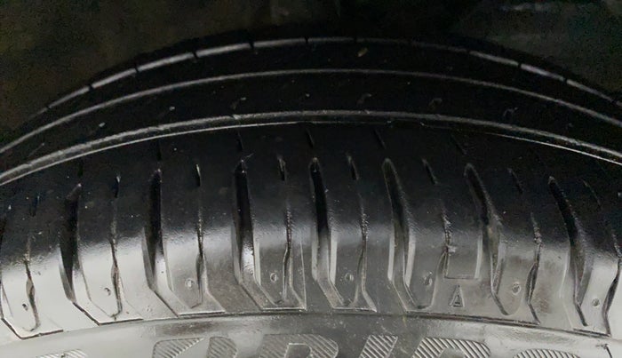 2019 Maruti XL6 ALPHA SHVS  MT, Petrol, Manual, 18,204 km, Right Front Tyre Tread