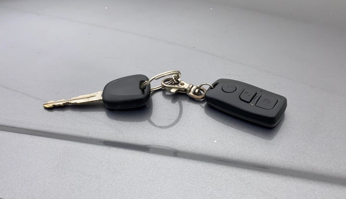 2011 Maruti Wagon R 1.0 LXI, Petrol, Manual, 38,592 km, Lock system - Remote key not functional