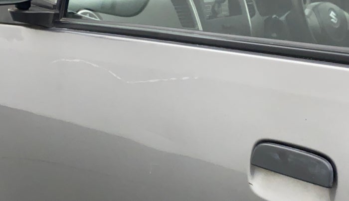 2011 Maruti Wagon R 1.0 LXI, Petrol, Manual, 38,592 km, Front passenger door - Minor scratches