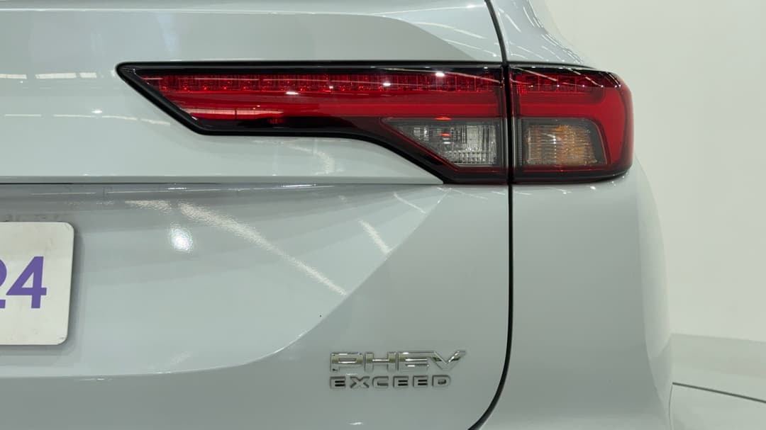 2024 Mitsubishi Outlander Phev Exceed Tour 5+2 St (AWD), Automatic, 20931 km, Badge (Boot Right Side)