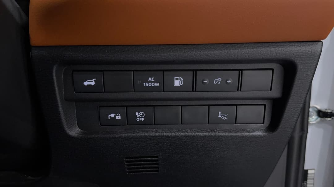 2024 Mitsubishi Outlander Phev Exceed Tour 5+2 St (AWD), Automatic, 20931 km, Utility Switches/Buttons