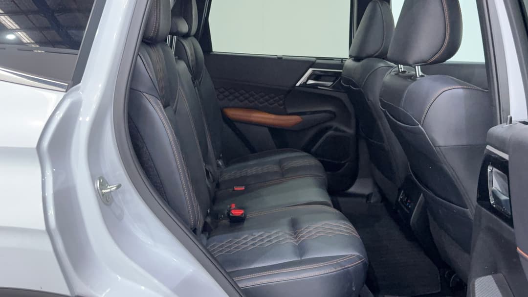2024 Mitsubishi Outlander Phev Exceed Tour 5+2 St (AWD), Automatic, 20931 km, Right Side Rear Door Cabin View