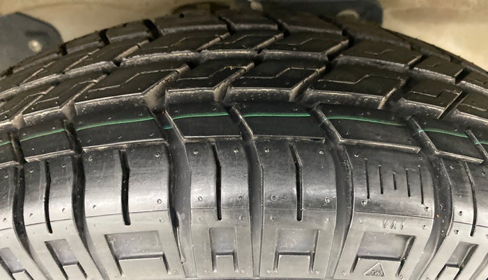 2019 Maruti Eeco 5 STR WITH AC PLUSHTR, Petrol, Manual, 31,677 km, Right Front Tyre Tread