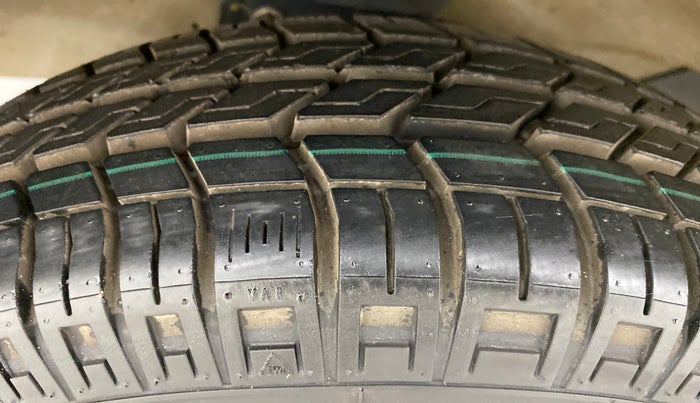 2019 Maruti Eeco 5 STR WITH AC PLUSHTR, Petrol, Manual, 31,677 km, Left Front Tyre Tread