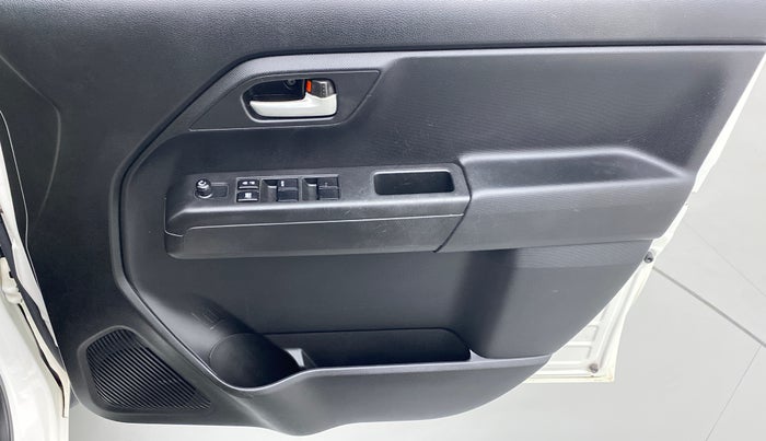 2019 Maruti New Wagon-R VXI 1.0 AMT, Petrol, Automatic, 28,633 km, Driver Side Door Panels Control