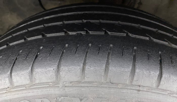 2017 Hyundai Elite i20 ASTA 1.2 (O), Petrol, Manual, 28,392 km, Left Front Tyre Tread