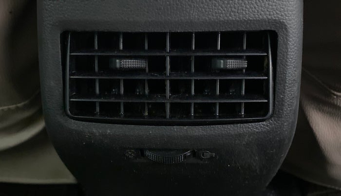 2017 Hyundai Elite i20 ASTA 1.2 (O), Petrol, Manual, 28,392 km, Rear AC Vents
