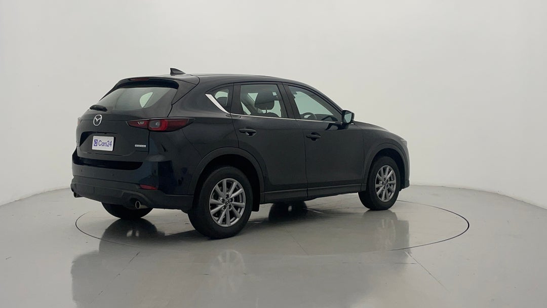 Right Back Diagonal (45- Degree) View