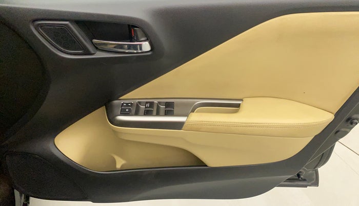 2015 Honda City 1.5L I-VTEC VX (O) MT, Petrol, Manual, 29,479 km, Driver Side Door Panels Control