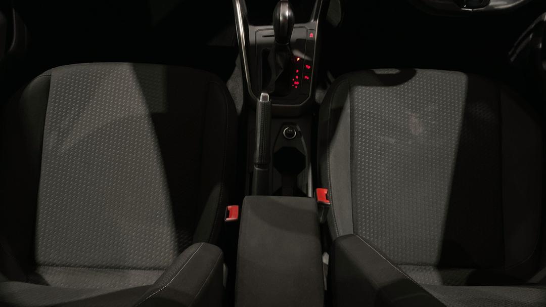 2020 Volkswagen Polo 85tsi Comfortline, Automatic, 35456 km, Center Console