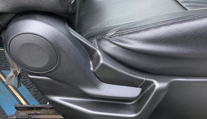 2019 Maruti New Wagon-R ZXI 1.2 AMT, Petrol, Automatic, 39,586 km, Driver Side Adjustment Panel