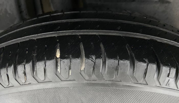 2017 Maruti Dzire VXI, Petrol, Manual, 24,286 km, Right Rear Tyre Tread