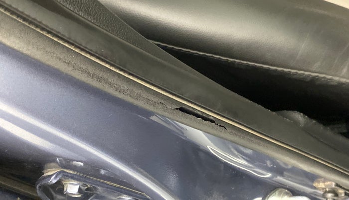 2015 Hyundai Grand i10 ASTA (O) 1.2 KAPPA VTVT, Petrol, Manual, 45,901 km, Driver-side door - Beading has minor damage