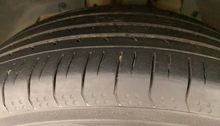 2018 Mahindra XUV500 W11 (O) AT, Diesel, Automatic, 98,855 km, Left Front Tyre Tread