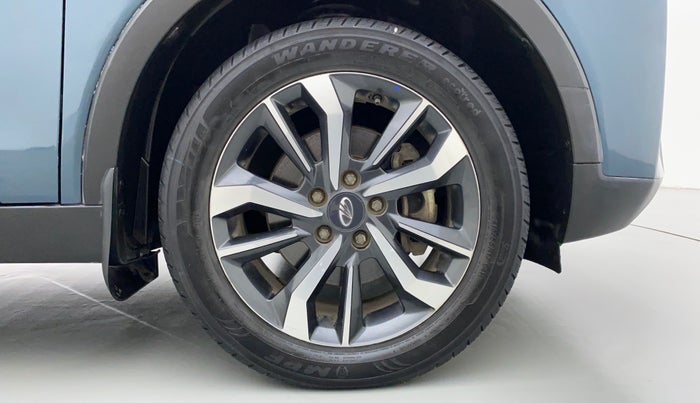 2019 Mahindra XUV300 W8(O), Diesel, Manual, 39,662 km, Right Front Wheel