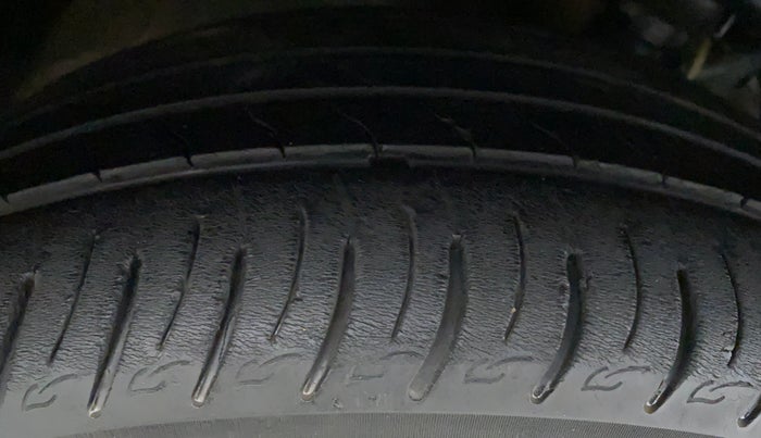 2019 Mahindra XUV300 W8(O), Diesel, Manual, 39,662 km, Right Rear Tyre Tread