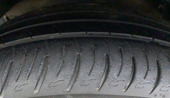 2019 Mahindra XUV300 W8(O), Diesel, Manual, 39,662 km, Left Rear Tyre Tread