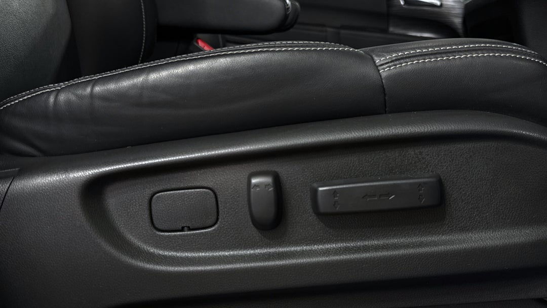 2017 Honda Odyssey Vti-l, Automatic, 106010 km, Drivers Side Adjustment Panel