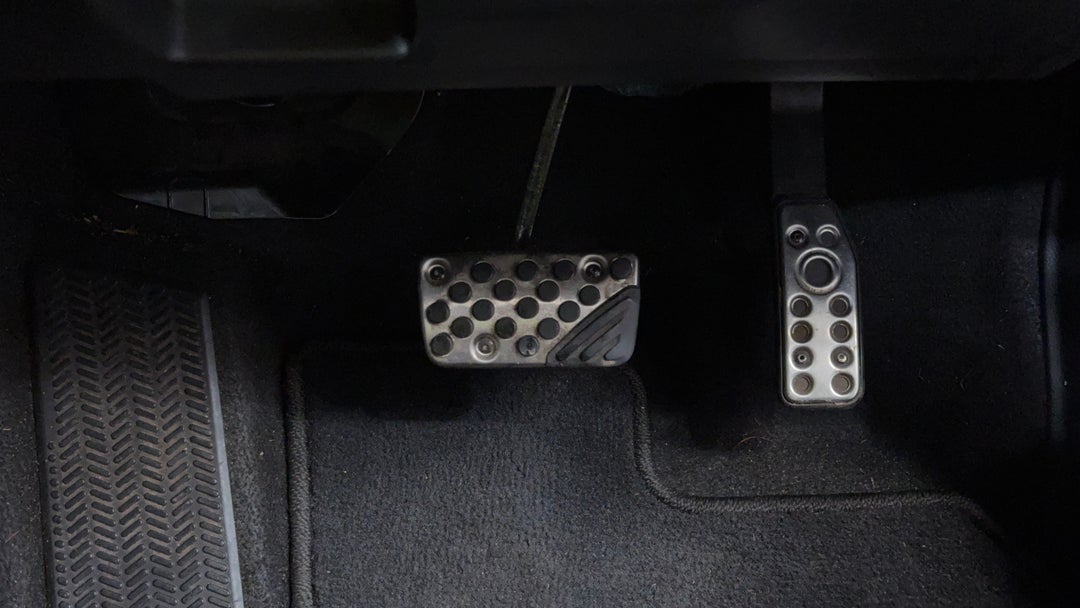 2018 Honda HR-V Rs, Automatic, 61787 km, Pedals and Footmat