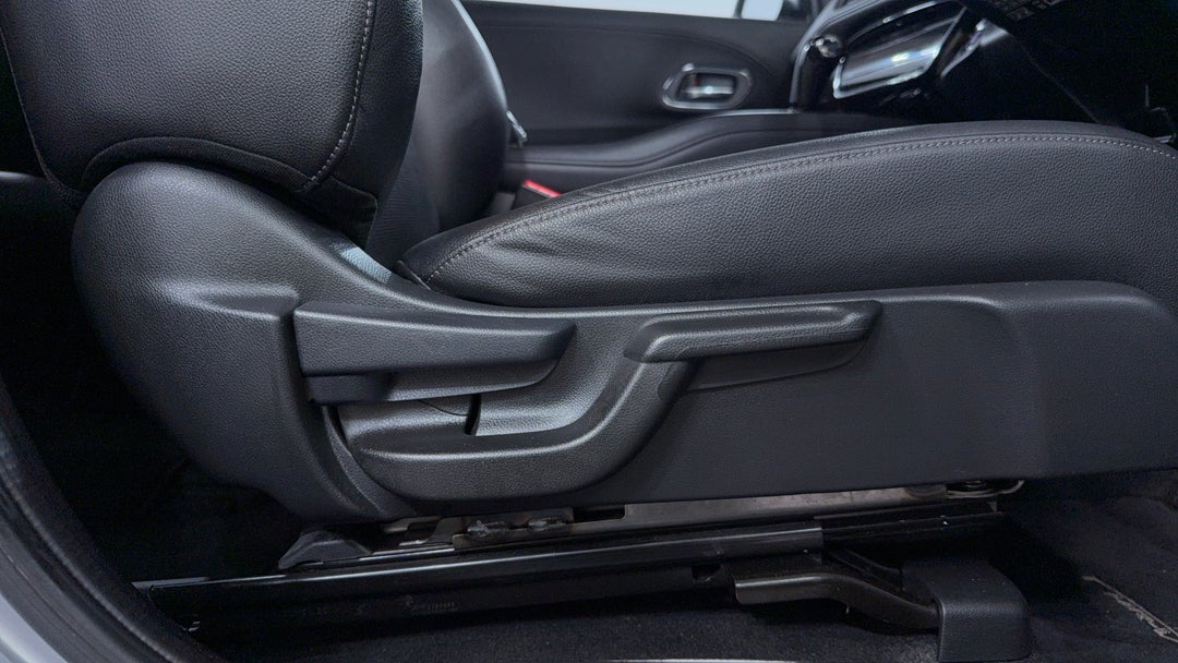 2018 Honda HR-V Rs, Automatic, 61787 km, Drivers Side Adjustment Panel