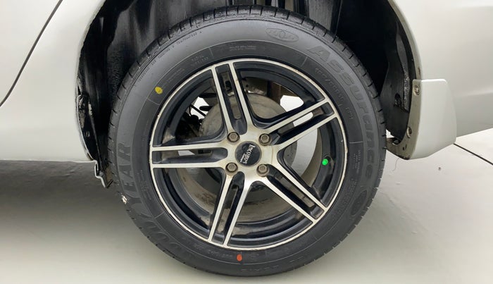 2017 Maruti Ciaz VDI+ SHVS, Diesel, Manual, 85,345 km, Left Rear Wheel