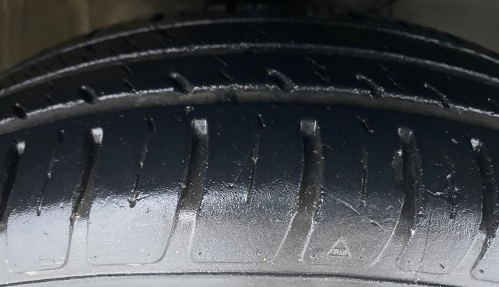 2019 Maruti Swift VXI D, Petrol, Manual, 17,038 km, Right Front Tyre Tread