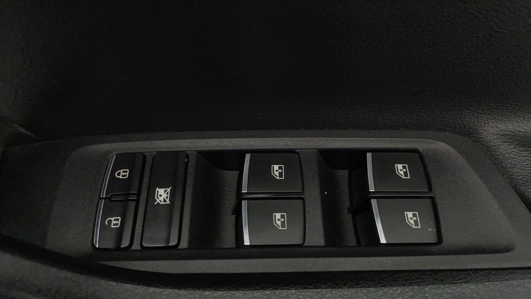 2018 LDV T60 Luxe (4x4), Automatic, 36142 km, Drivers Side Door Panel Controls