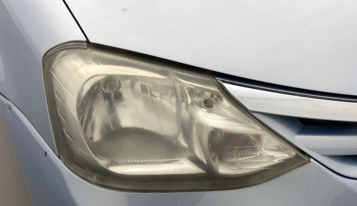 2011 Toyota Etios G, Petrol, Manual, 77,786 km, Right headlight - Faded