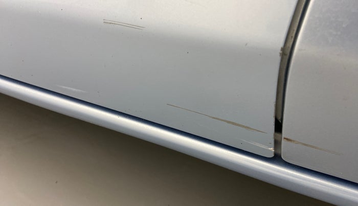 2011 Toyota Etios G, Petrol, Manual, 77,786 km, Front passenger door - Minor scratches
