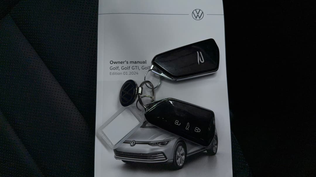 2024 Volkswagen Golf R, Automatic, 17449 km, Key Close-up