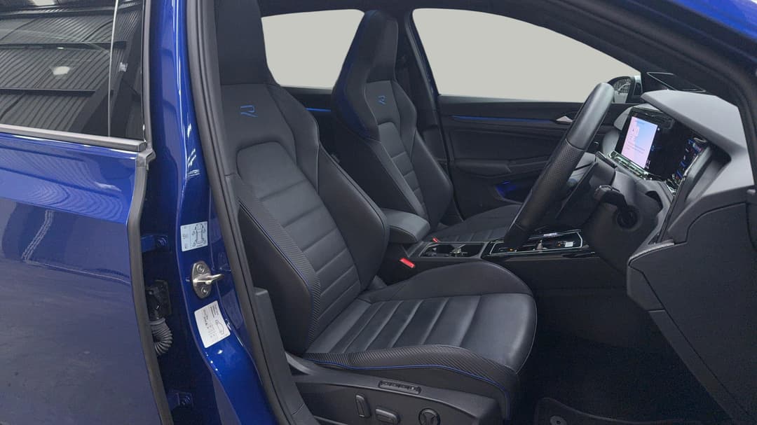 2024 Volkswagen Golf R, Automatic, 17449 km, Right Side Front Door Cabin View
