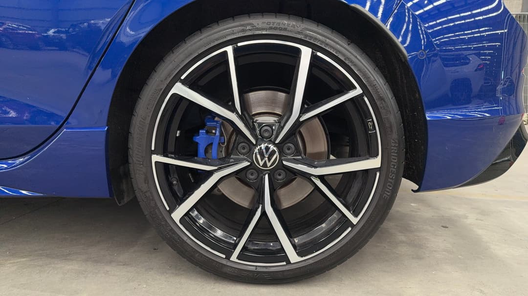 2024 Volkswagen Golf R, Automatic, 17449 km, Left Rear Wheel