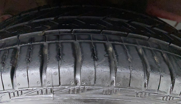 2018 Hyundai Grand i10 magna 1.2 crdi, Diesel, Manual, 8,620 km, Left Front Tyre Tread
