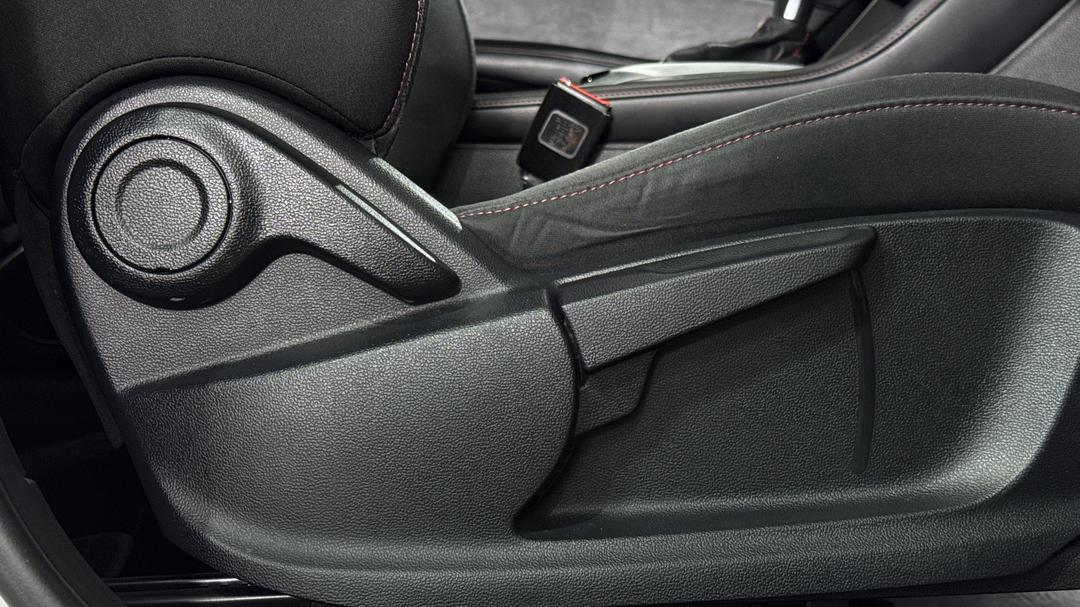2021 MG HS Core, Automatic, 63470 km, Drivers Side Adjustment Panel