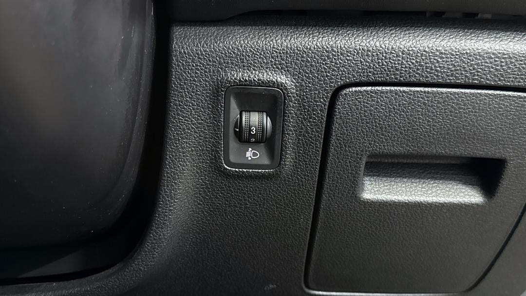 2021 MG HS Core, Automatic, 63470 km, Utility Switches/Buttons