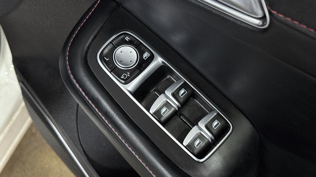 2021 MG HS Core, Automatic, 63470 km, Drivers Side Door Panel Controls