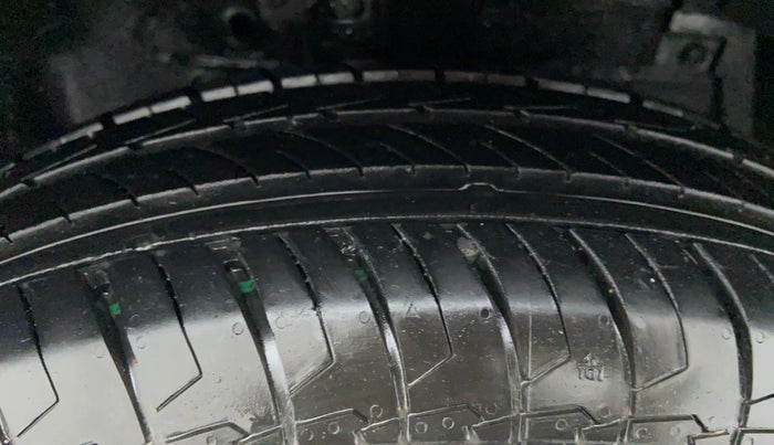 2013 Maruti Swift VDI, Diesel, Manual, 1,22,629 km, Right Front Tyre Tread