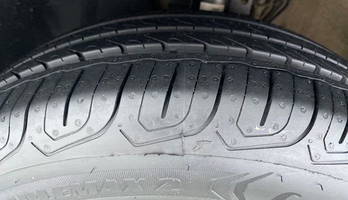 2019 Volkswagen Ameo Trendline 1.0, Petrol, Manual, 37,487 km, Left Front Tyre Tread